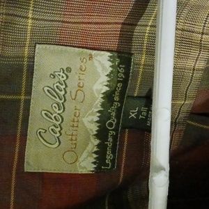Mens long sleeve Cabelos outfitter series shirt hunter green and maroon